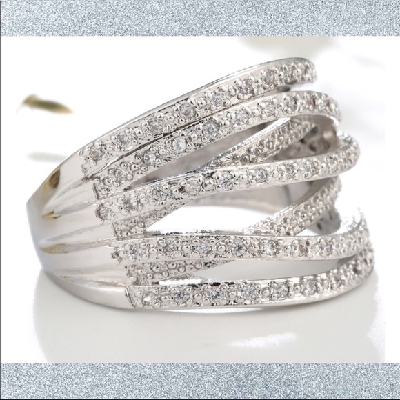 π LAST ONE!!GORGEOUS TWISTED CZ RINGπ - Picture 2 of 3